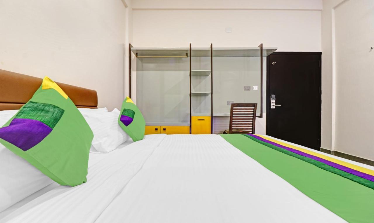Treebo Grand Vistara Airport Suites Kochi Екстериор снимка
