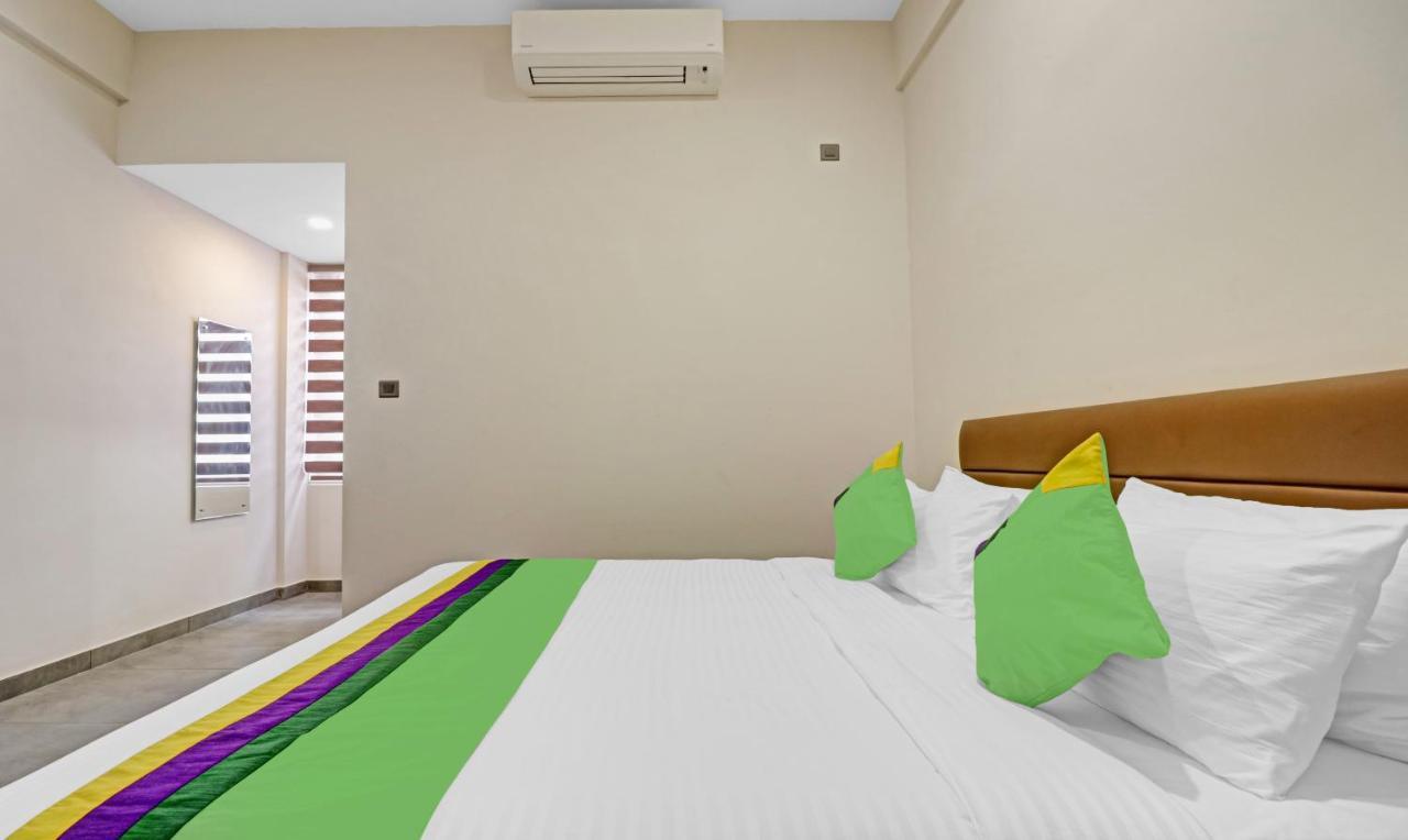Treebo Grand Vistara Airport Suites Kochi Екстериор снимка