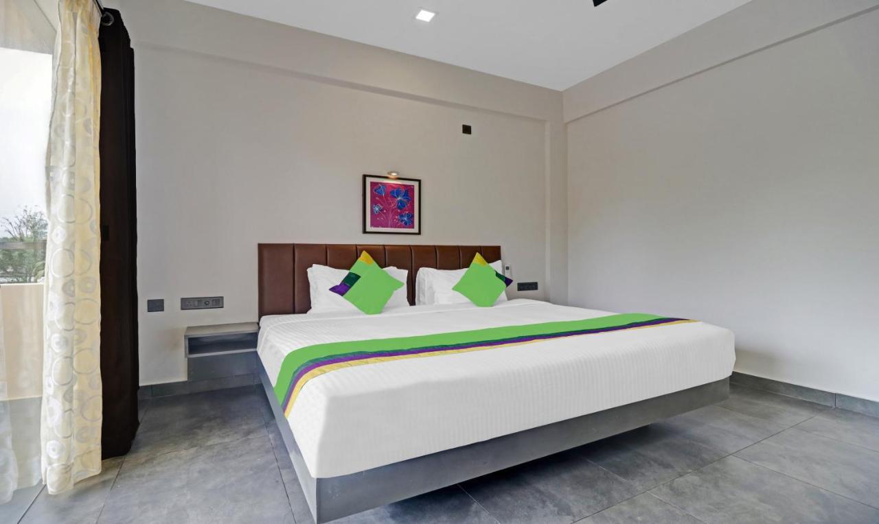 Treebo Grand Vistara Airport Suites Kochi Екстериор снимка