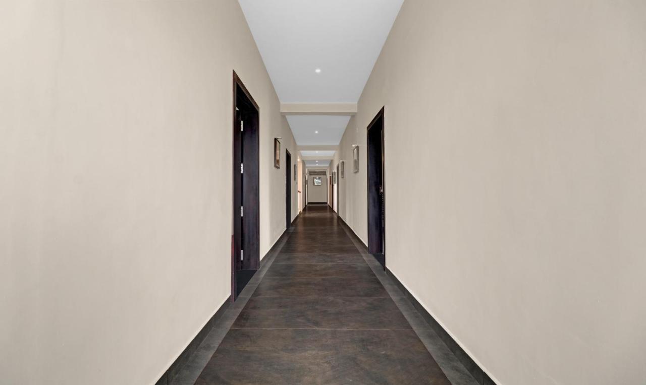 Treebo Grand Vistara Airport Suites Kochi Екстериор снимка