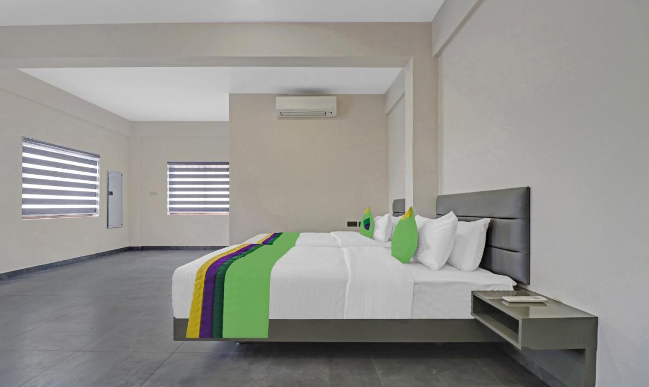 Treebo Grand Vistara Airport Suites Kochi Екстериор снимка