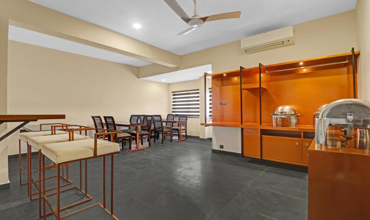 Treebo Grand Vistara Airport Suites Kochi Екстериор снимка