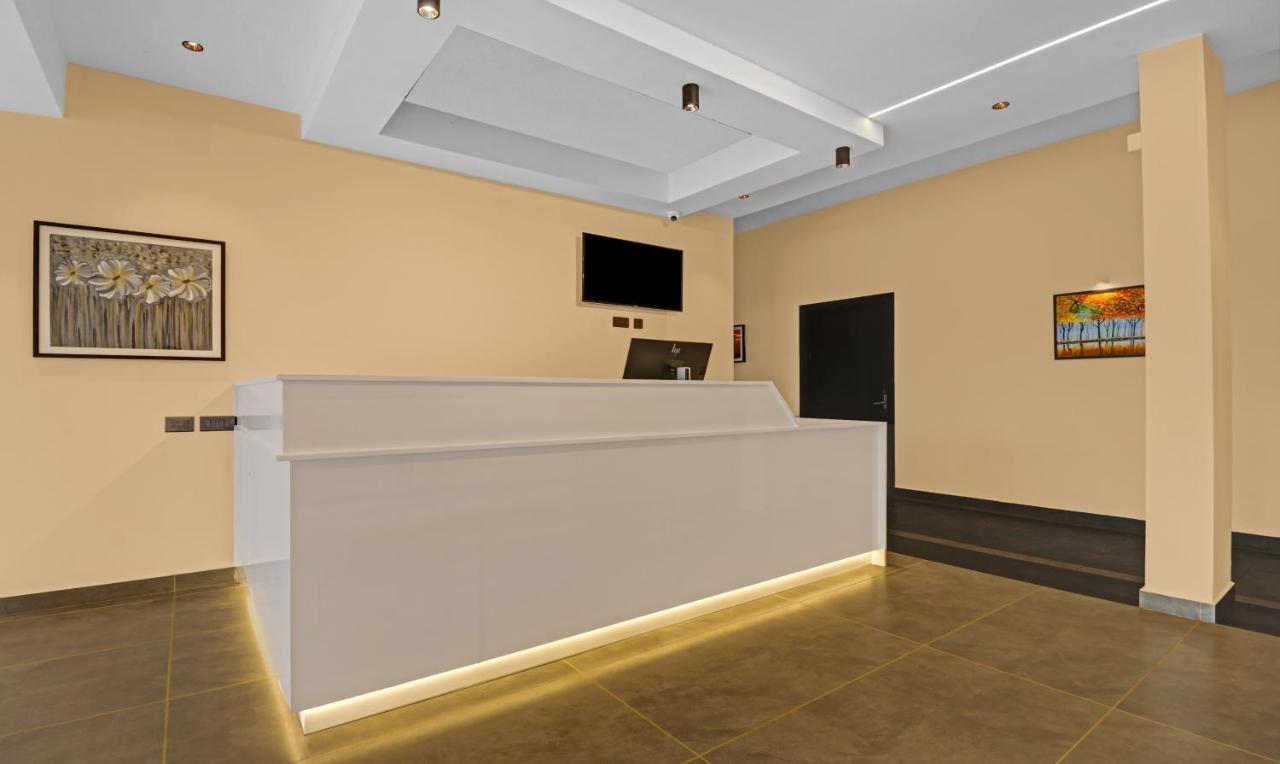 Treebo Grand Vistara Airport Suites Kochi Екстериор снимка